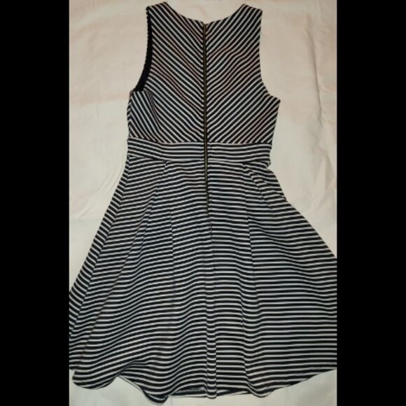Altar'd State Navy and White Beachy Nautical Striped Dress Size Medium - Picture 5 of 5